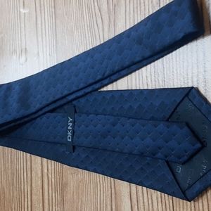 DKNY TIE